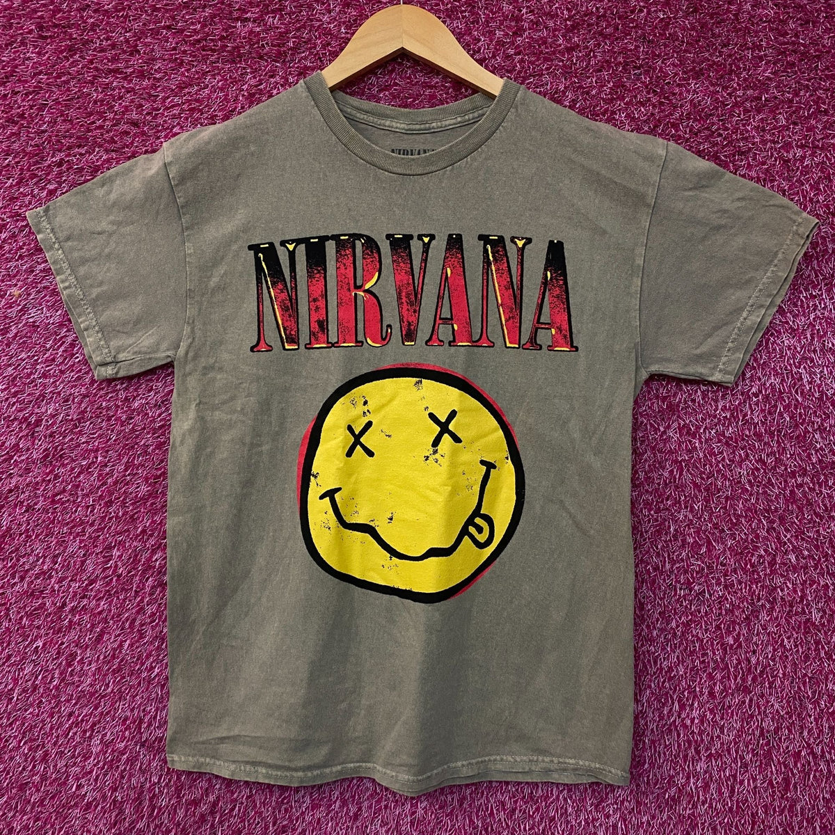 Nirvana Smiley Face Grunge Band T-Shirt Medium product image 1