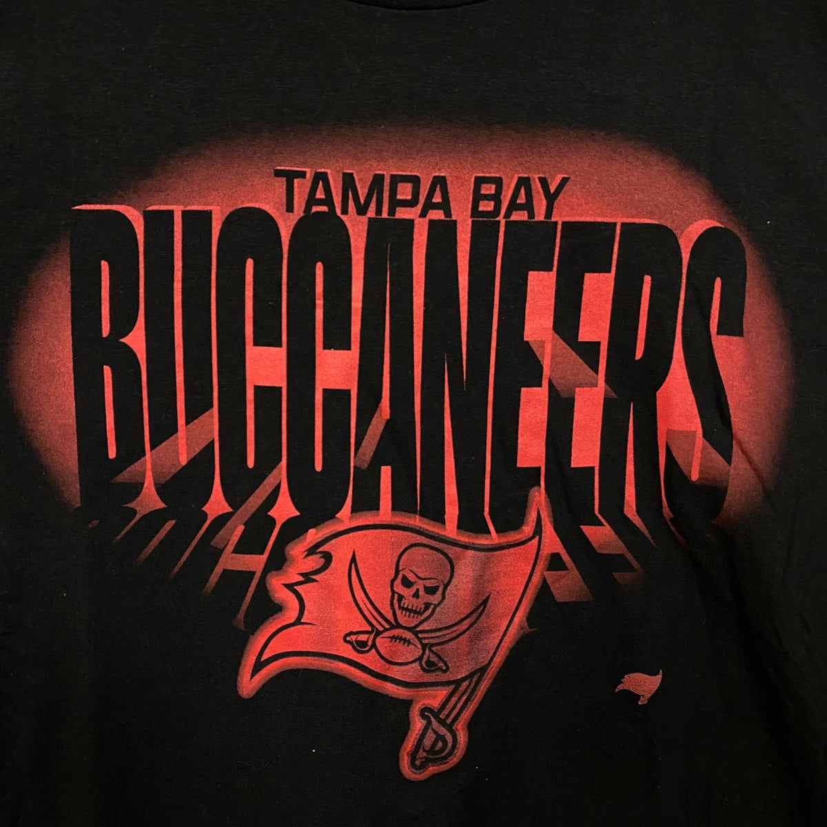 FOCO NFL Tampa Bay Buccaneer Team Logo Graphic T-Shirt XL product image 2