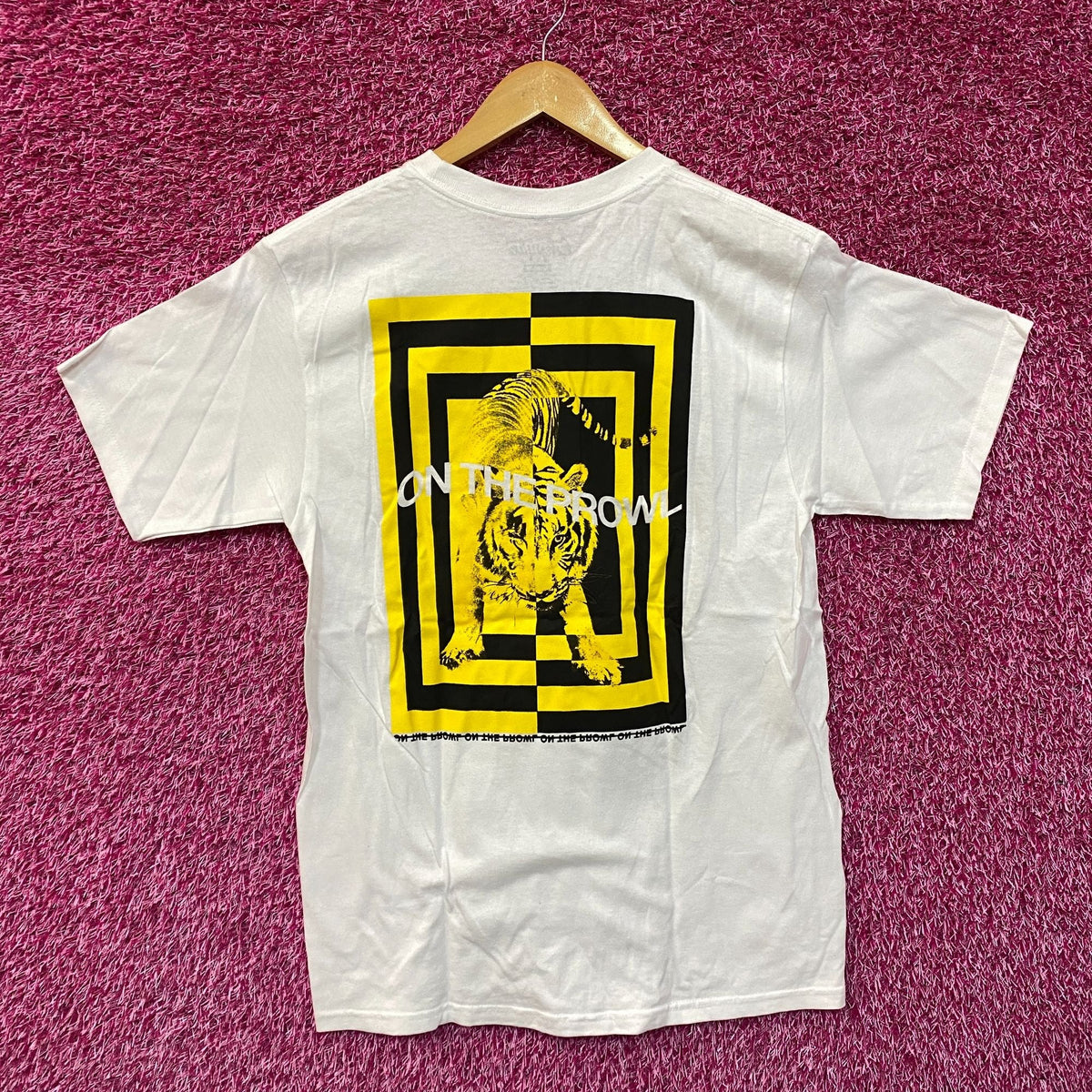 Empyre On The Prowl tiger Tshirt size medium product image 1