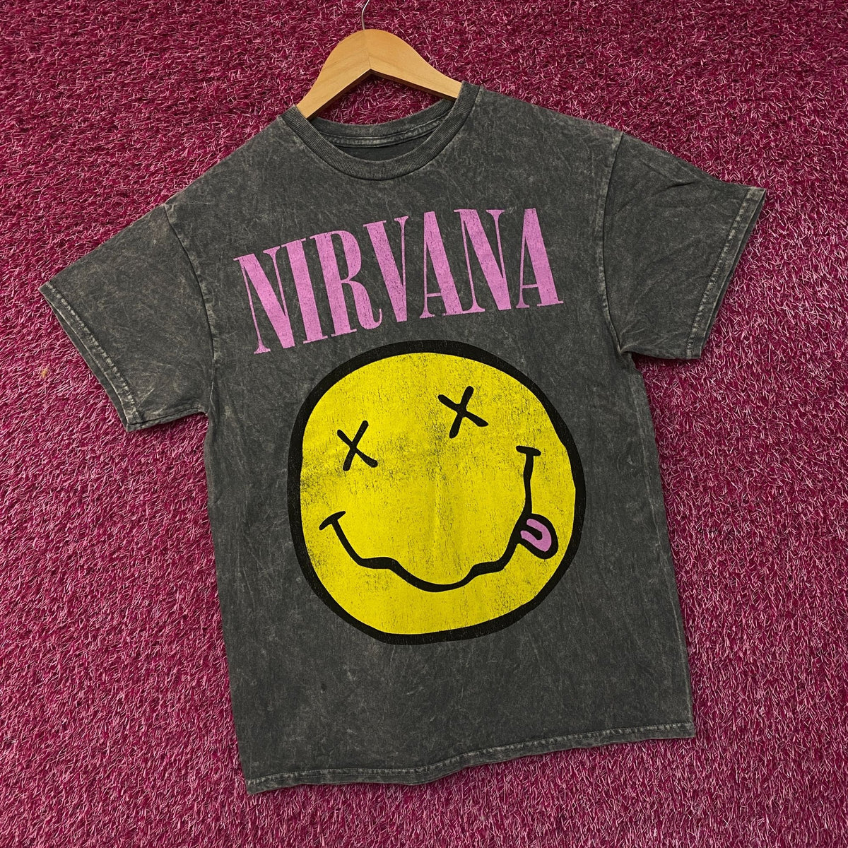 Nirvana Smiley Face Graphic Grunge T-Shirt Medium product image 3