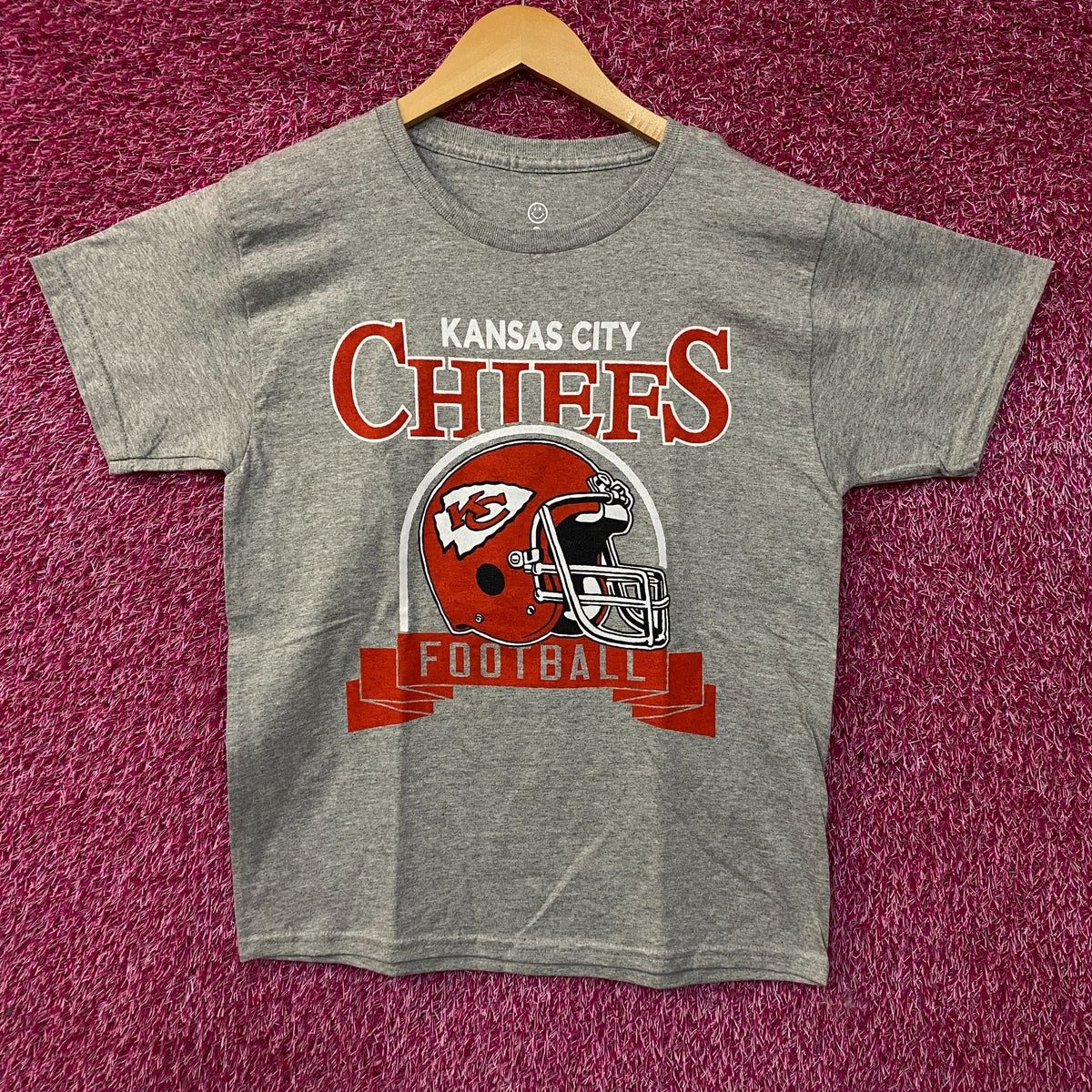Junk Food Clothing Kansas City Chiefs Helmet Logo Graphic product image 1
