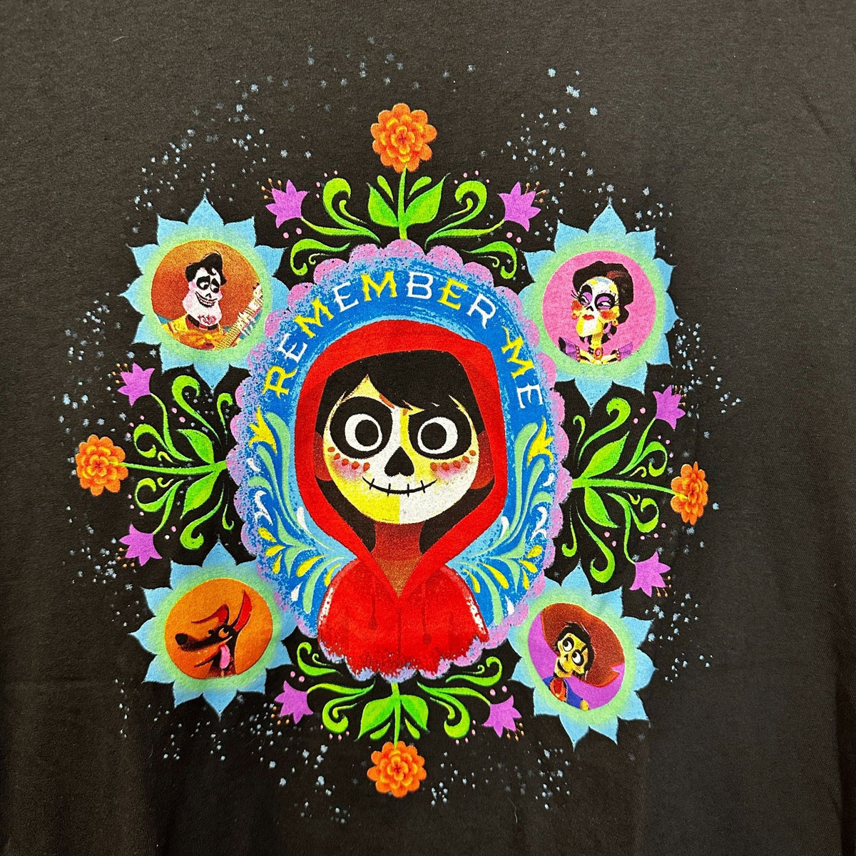 Coco Remember Me Marigolds Disney Pixar Animated Movie Tee L product image 2