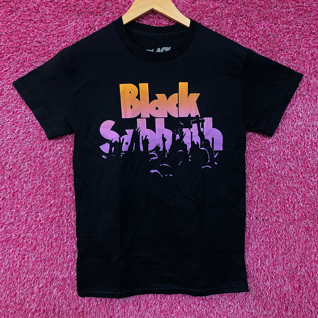 Black Sabbath Crowd Logo Heavy Metal Band T-Shirt Small product image 1