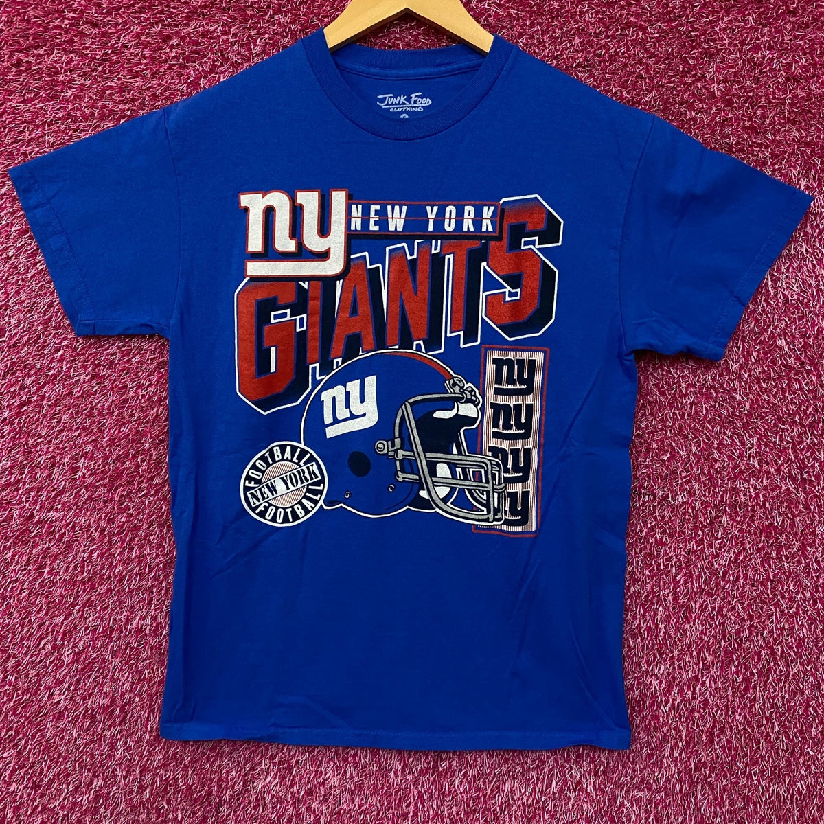 New York Giants Collage Helmet Tshirt size Small product image 1