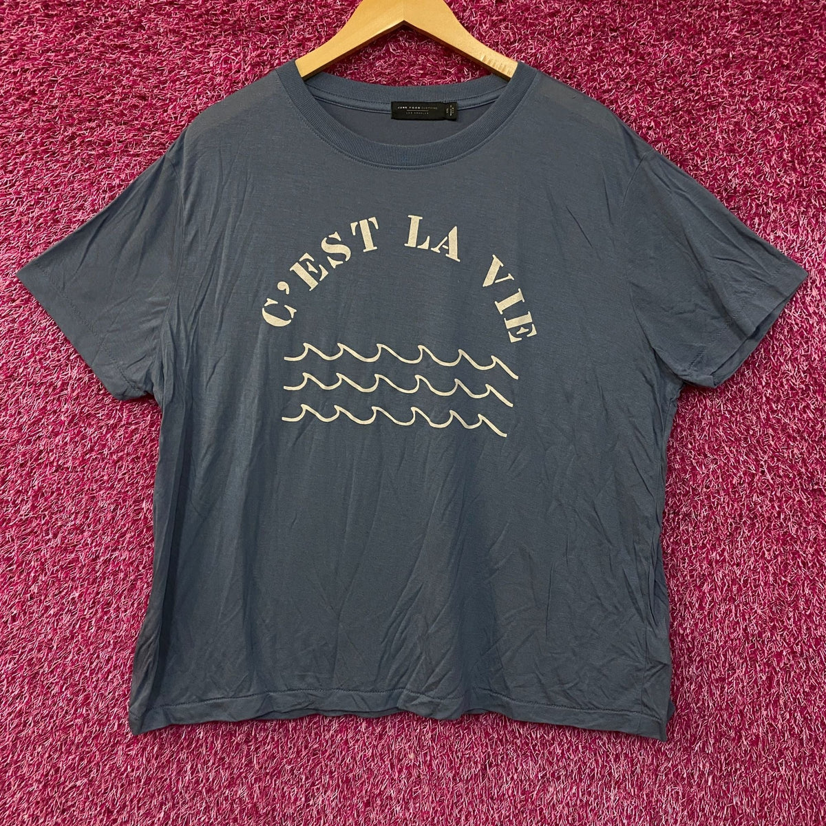 Junk Food Clothing C'est La Vie Vintage Tissue Women's Tee product image 1