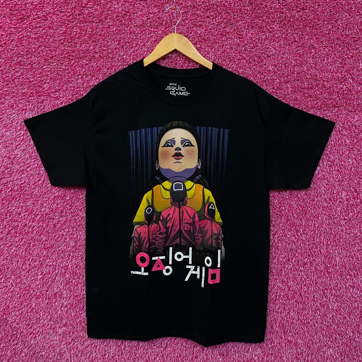 Squid Game Red Light Green Netflix Sereis Tee L product image 1