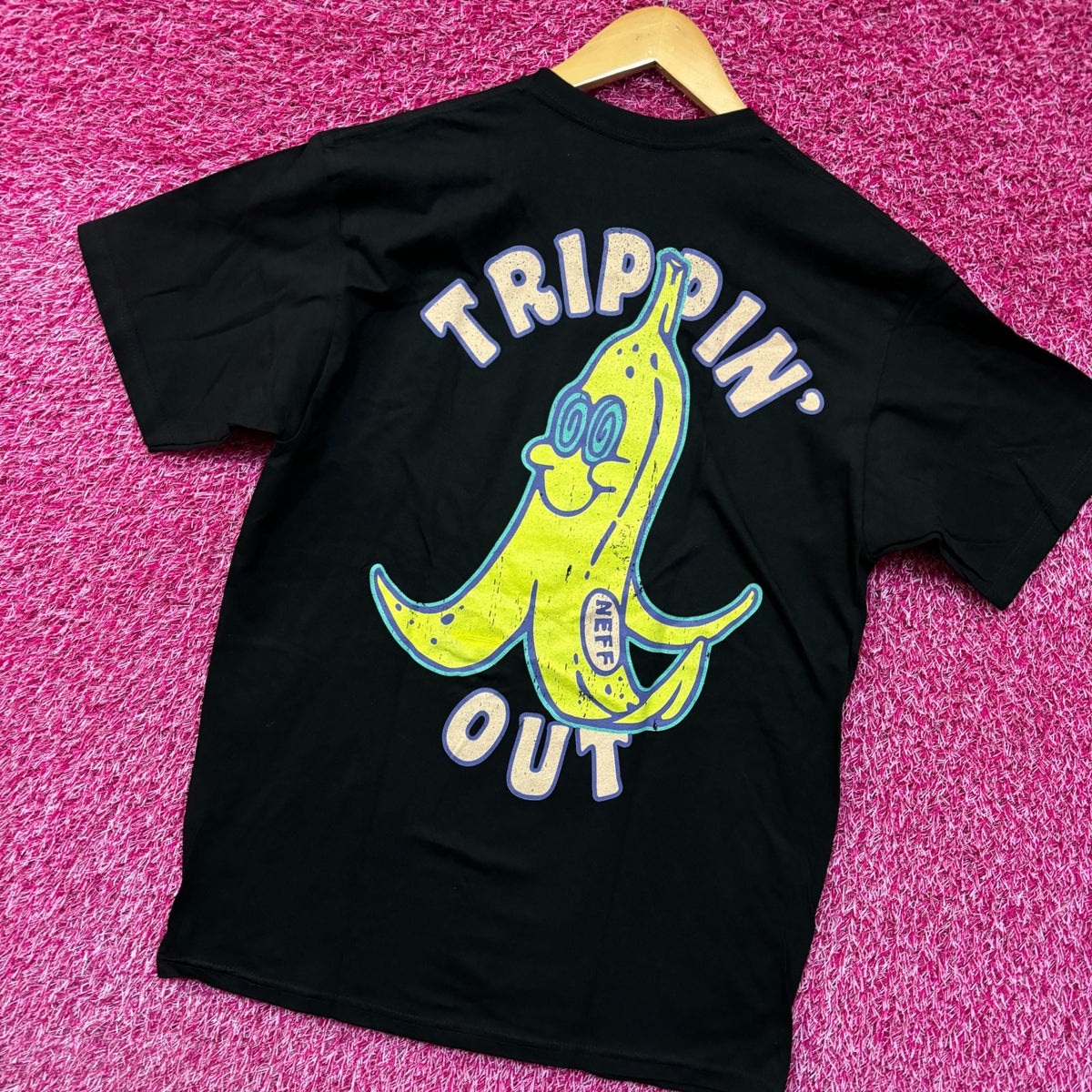 Neff Trippin Out Bannana T-shirt size medium product image 3