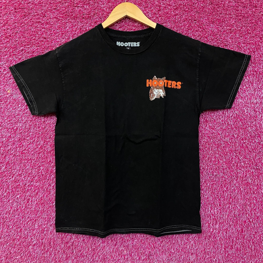 Hooters Clearwater Promotional Graphic T-Shirt Medium product image 2