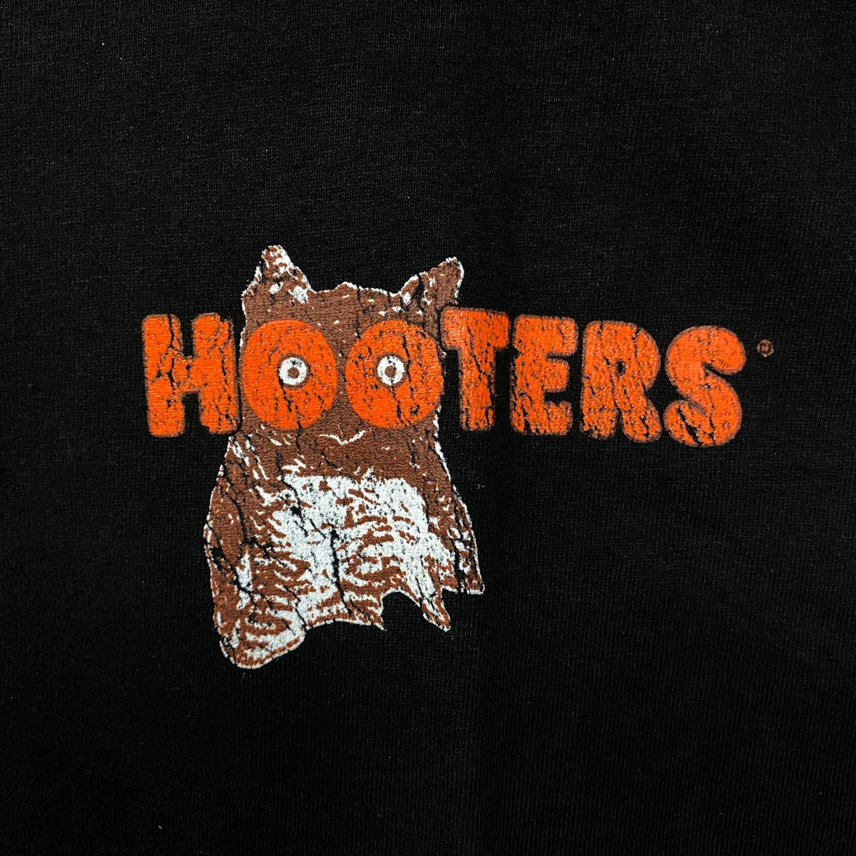 Hooters Clearwater Promotional Graphic T-Shirt Medium product image 3