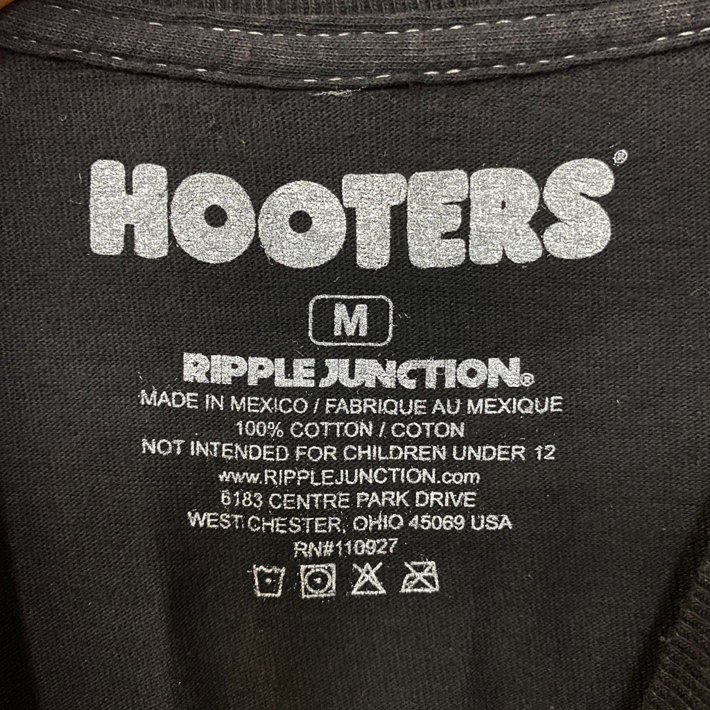 Hooters Clearwater Promotional Graphic T-Shirt Medium product image 5