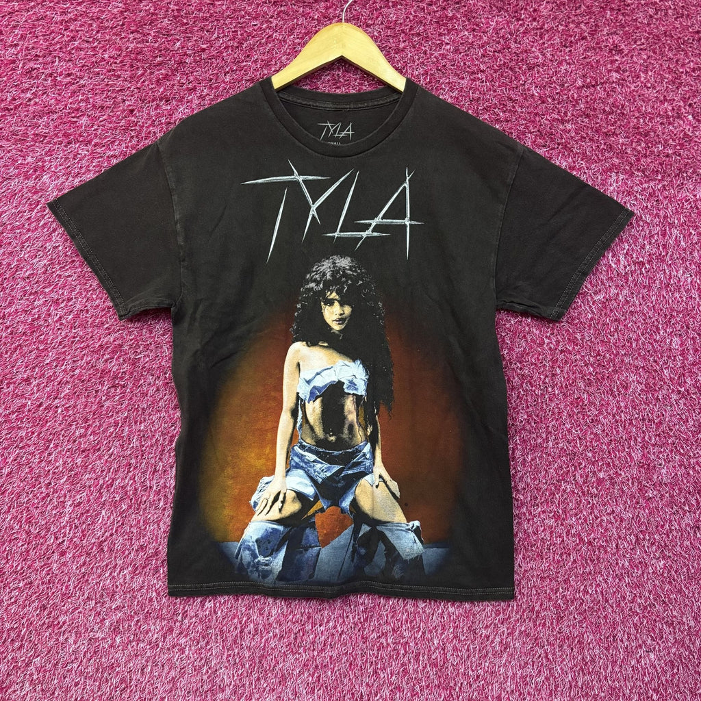 Tyla Graphic Washed T-Shirt Small product image 1