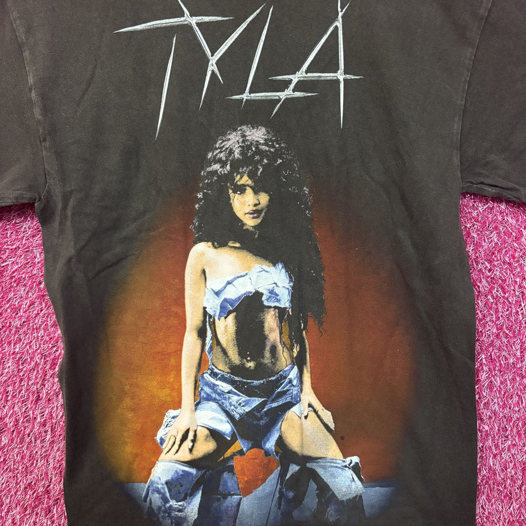 Tyla Graphic Washed T-Shirt Small product image 2
