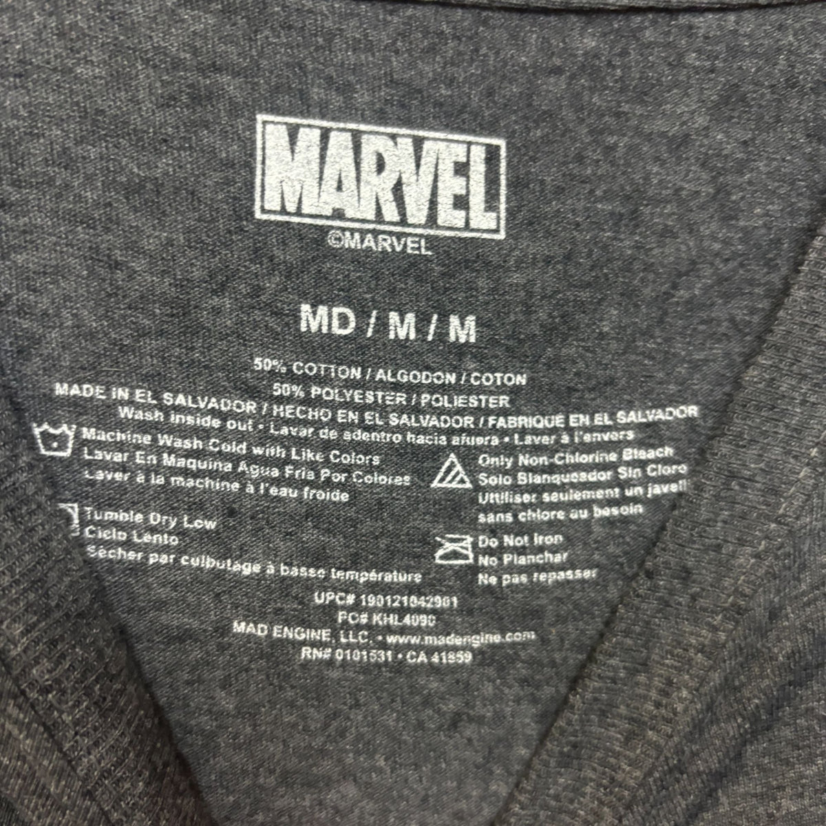 Marvel logo Tshirt size medium product image 4