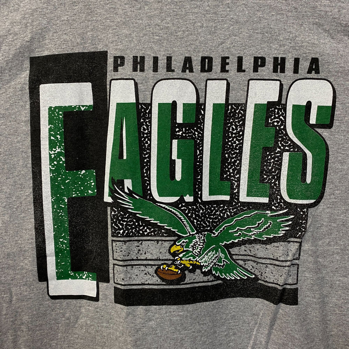 NFL Junk Food Philadelphia Eagles Gray Tshirt size Medium product image 2