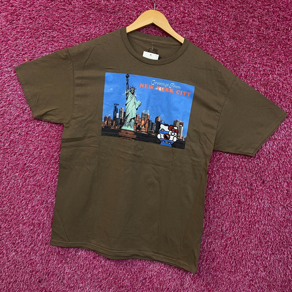 Sanrio Hello Kitty "Greetings From New York City" Graphic product image 2