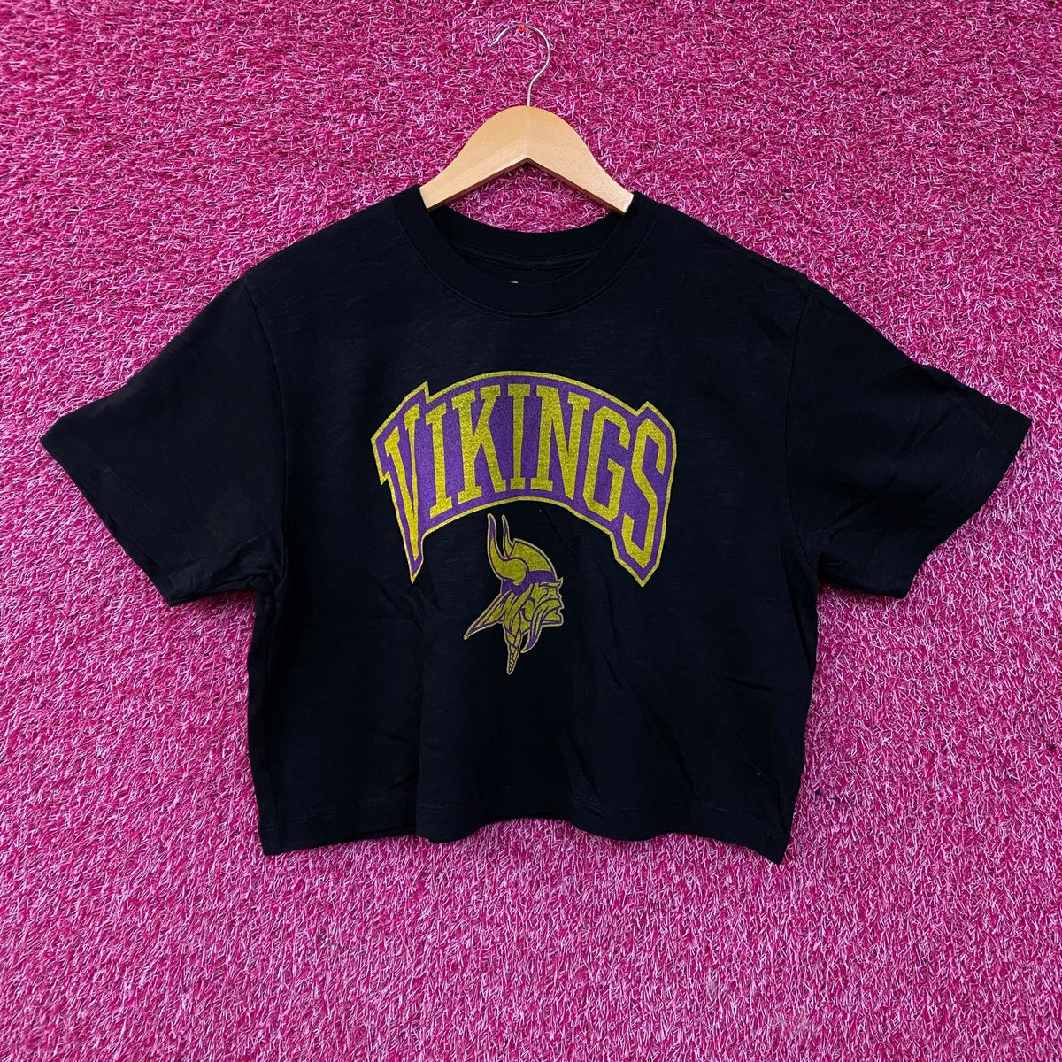 Junk Food Clothing Minnesota Vikings Women's Mock Neck Crop product image 1